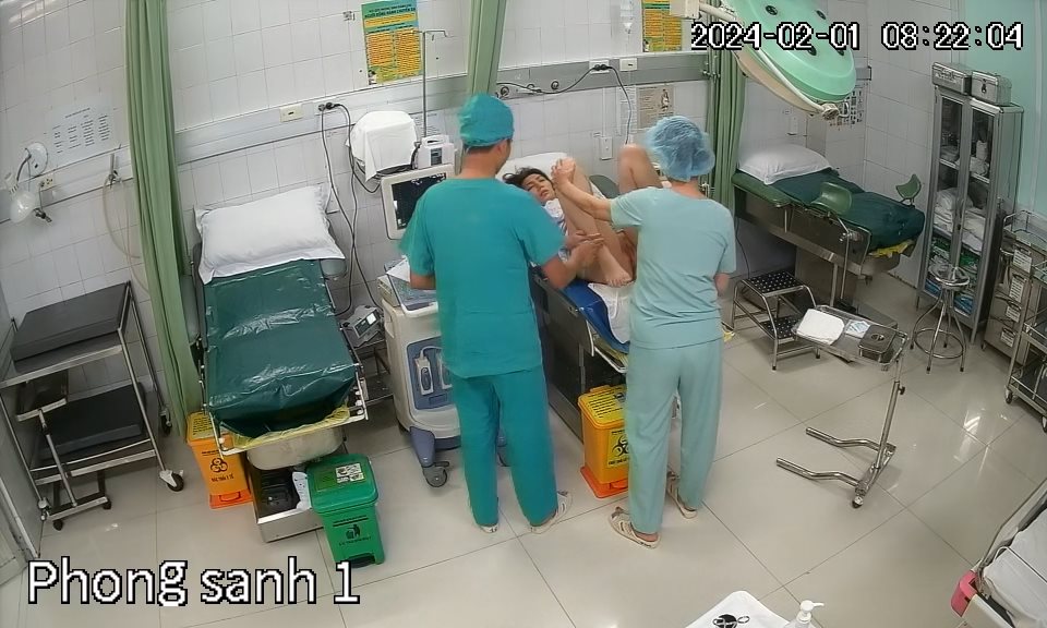 Maternity hospital strip naked girl pics porn doctor (2024-02-01)